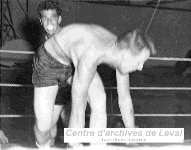 Combat de boxe entre dtenus dans les annes 1950